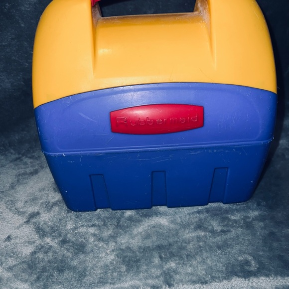 HTF Vintage blue, red and yellow Rubbermaid lunch box, cooler model #1301 - Picture 2 of 11